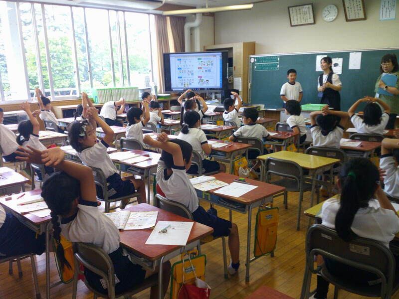 好きかどうかをたずねる"Do you like ~?"の言い方を学び、自分の好きなものについて友達と伝え合う活動を行いました。