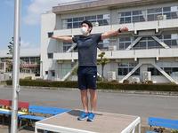 体がなまらないようにラジオ体操しました。